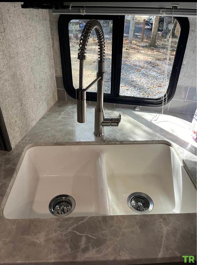 Used 2021 Coachmen Ultra Lite