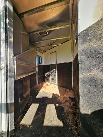 Used 2009 Exiss Sport 2 Horse Trailer with Living Quarters