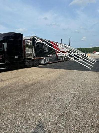 Used 2020 International LT625 2004 53' Stacker Trailer