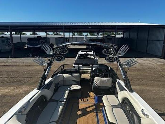 Used 2012 Malibu Wakesetter 247 LSV