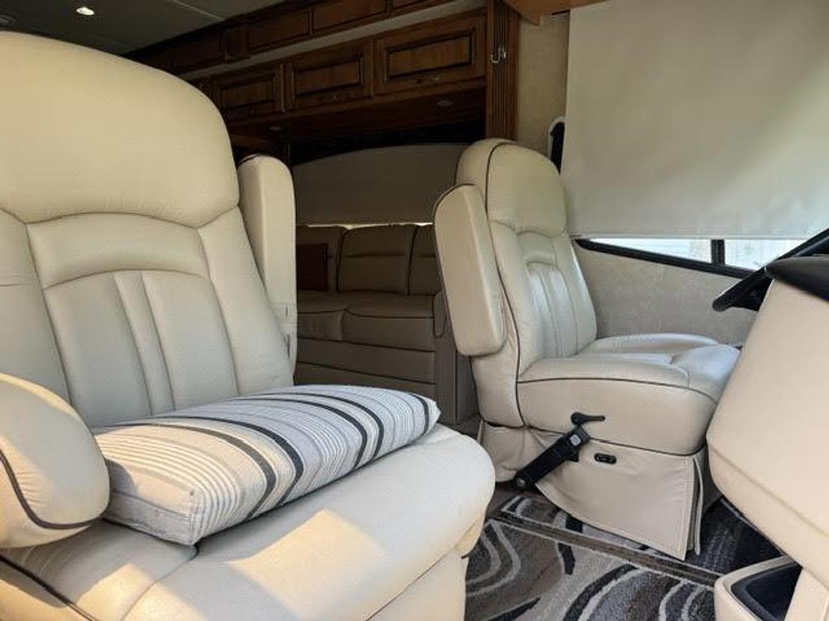 Used 2012 MONACO KNIGHT 40DT