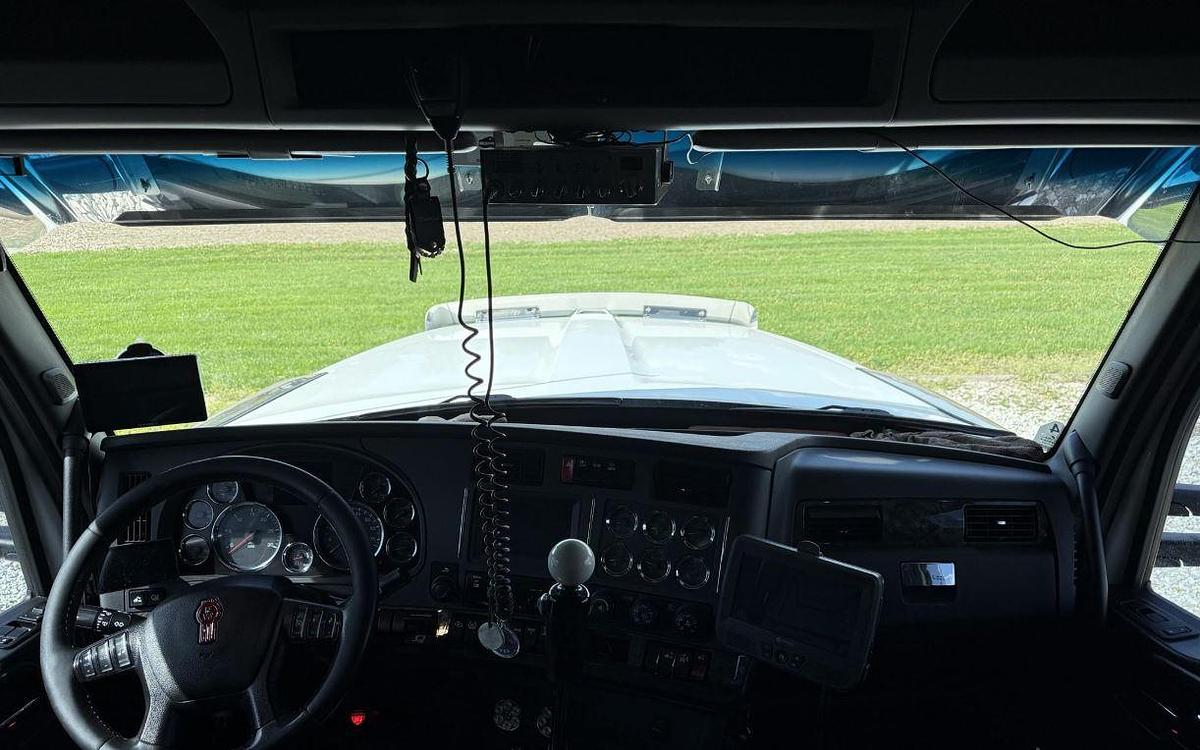 Used 2021 Kenworth W990