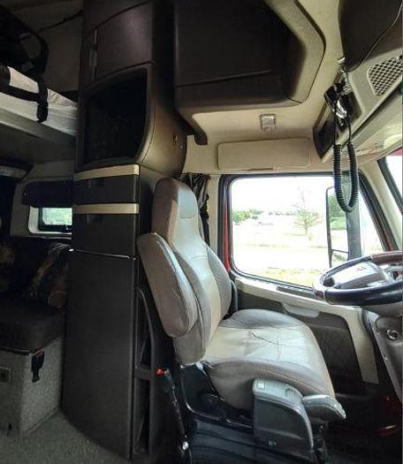 Used 2015 Volvo VNL64T780