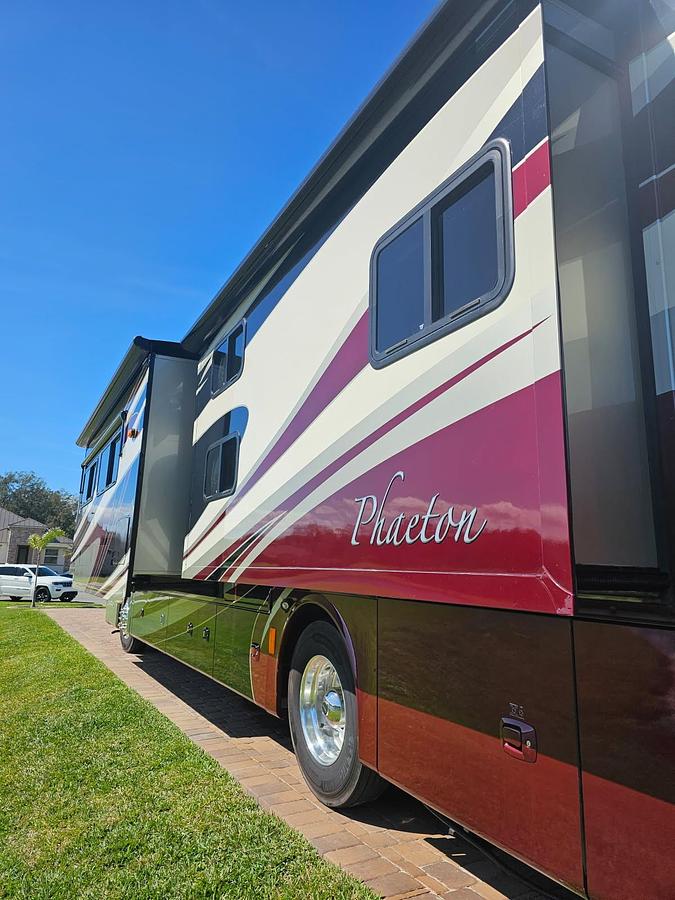 Used 2013 Tiffin Motorhomes Phaeton 40QKH