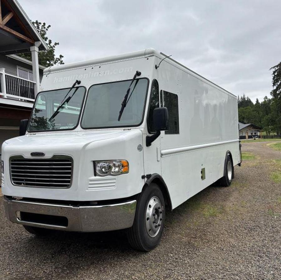 Used 2009 Freightliner MT55
