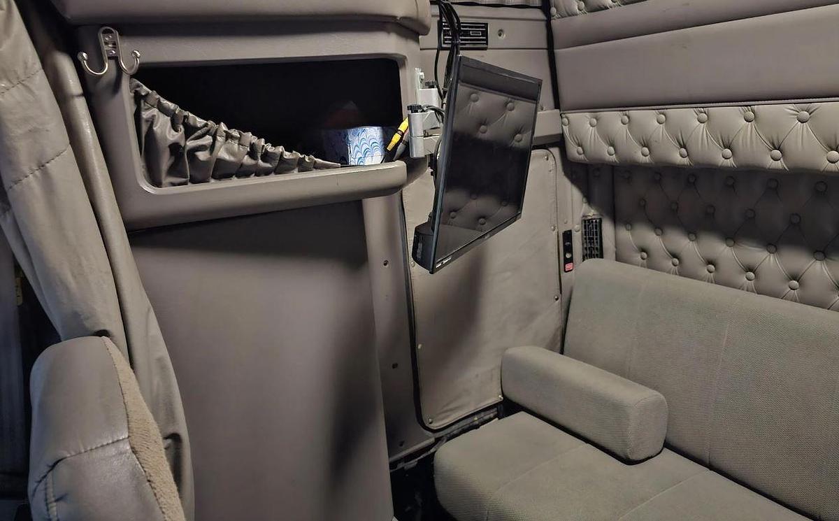 Used 2007 Kenworth W900L