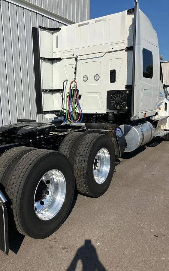 Used 2025 INTERNATIONAL LT Conventional Sleeper Semi