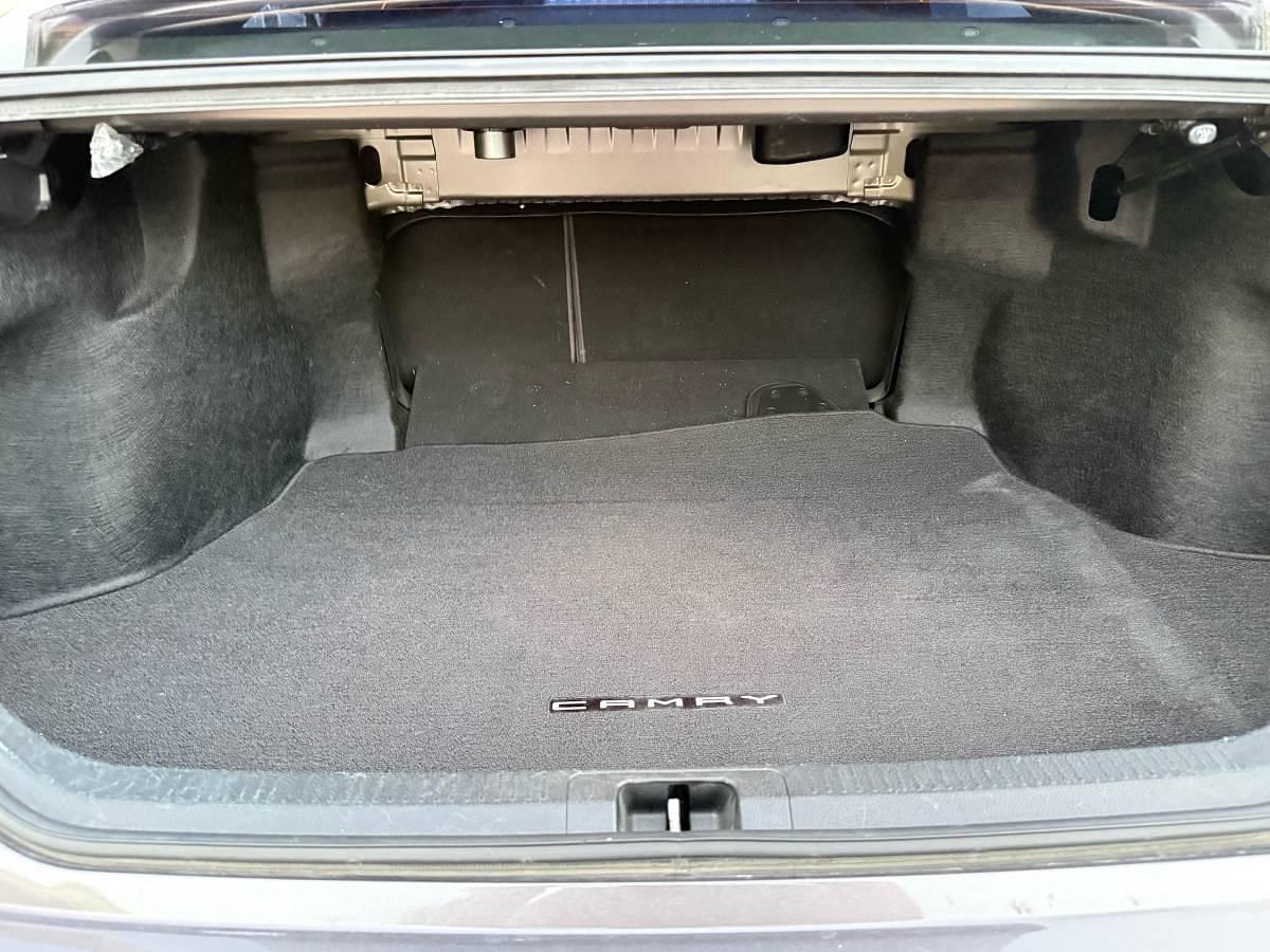 Used 2019 Toyota Camry Hybrid XLE