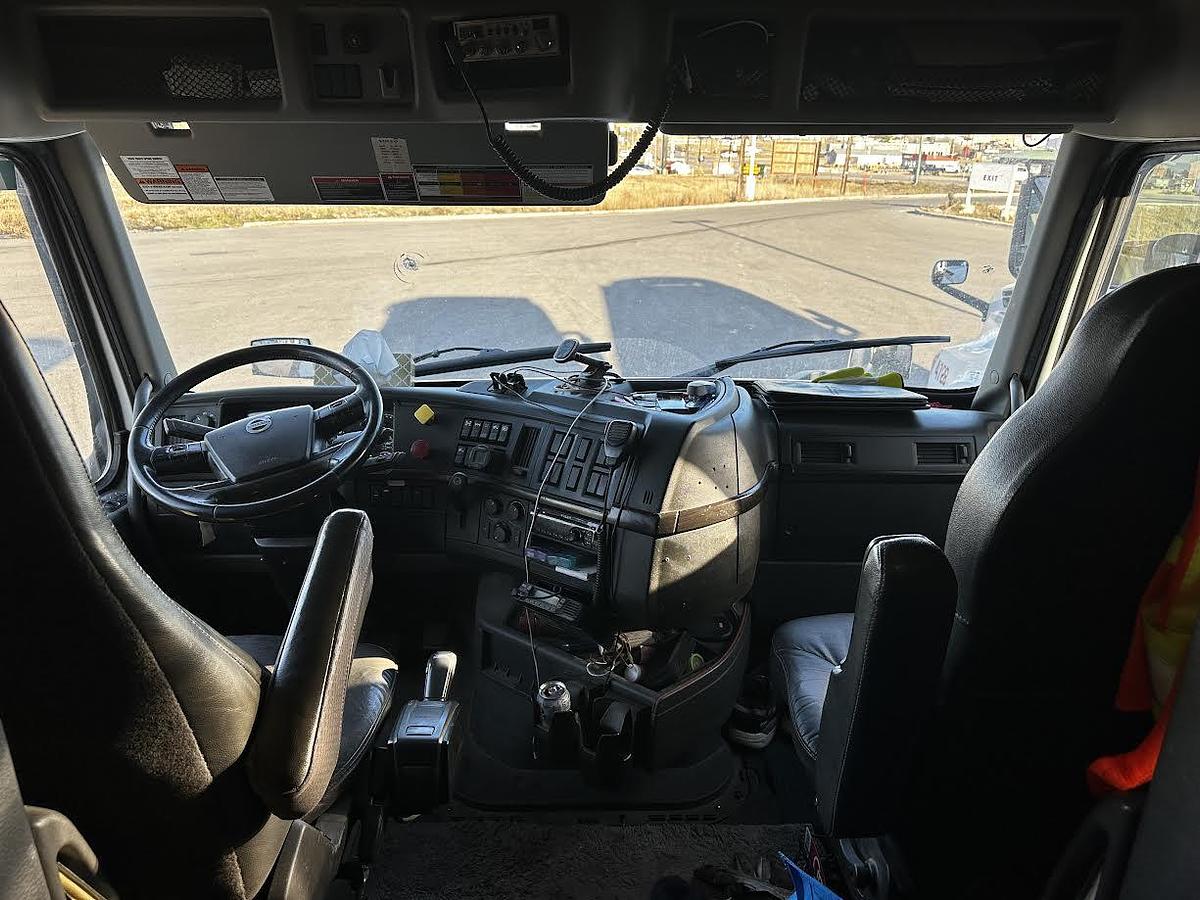 Used 2020 Volvo VNL860 XL Globetrotter