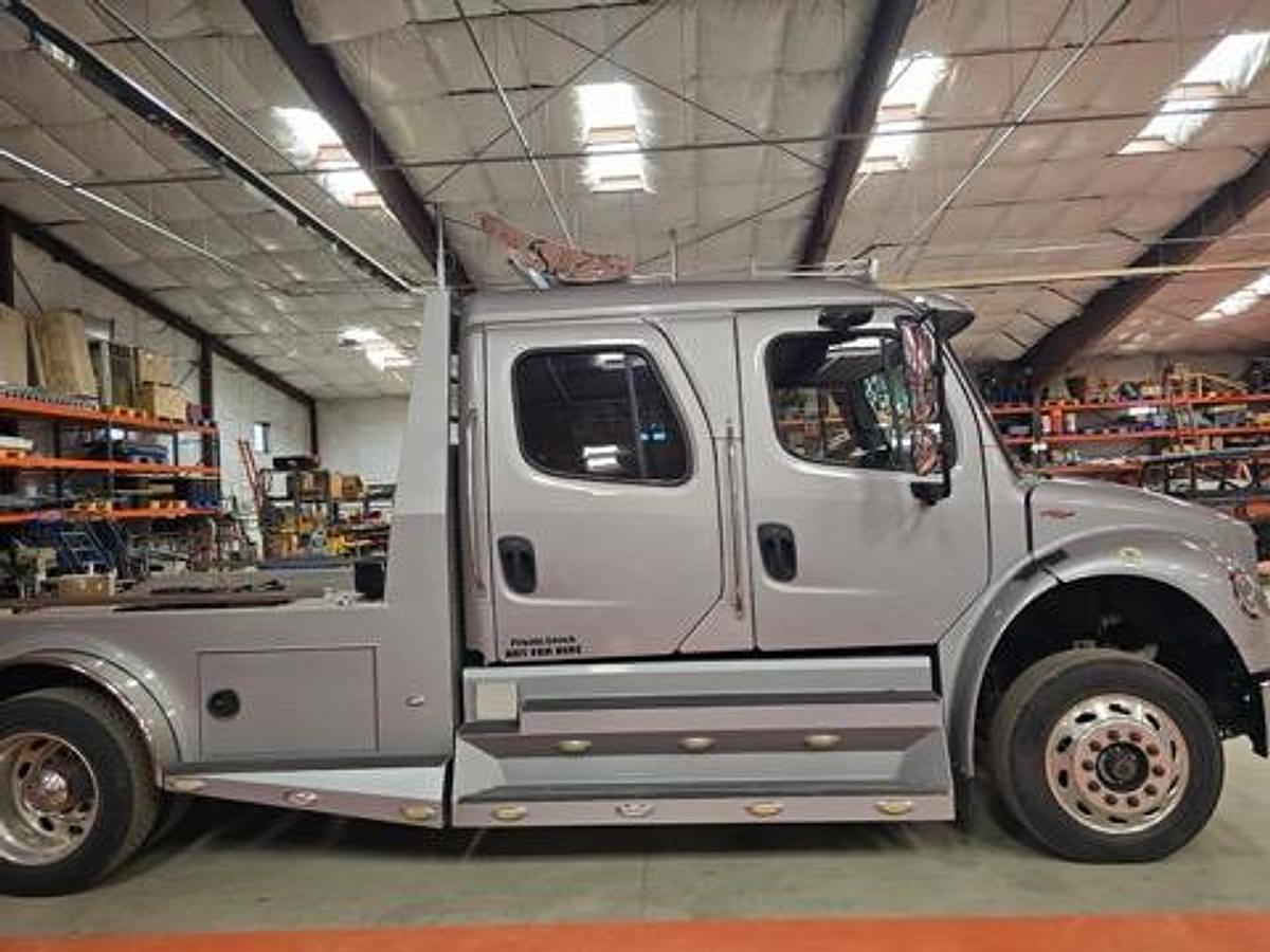 Used 2014 Freightliner Sport Chassis w/ 40' TPD Gooseneck Stacker