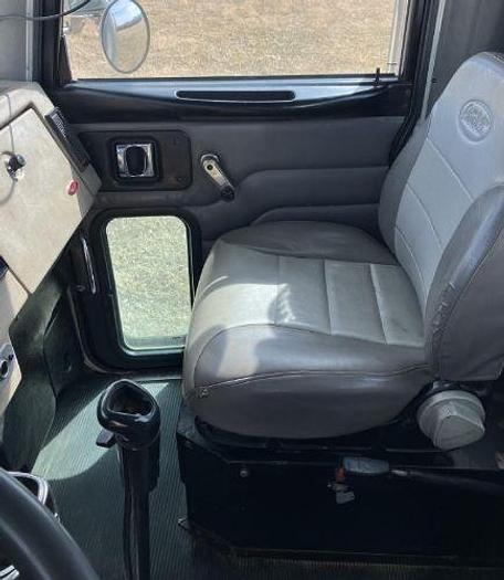 Used 2006 Peterbilt 335