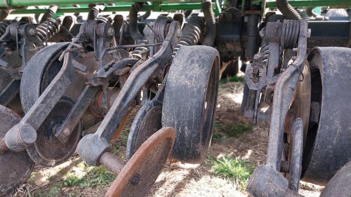 Used 2003 JOHN DEERE 1590&1560 Attached With Houck Hitch