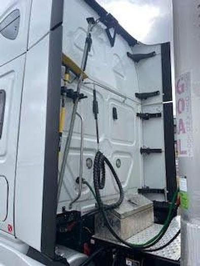 Used 2021 Freightliner PT126SLP