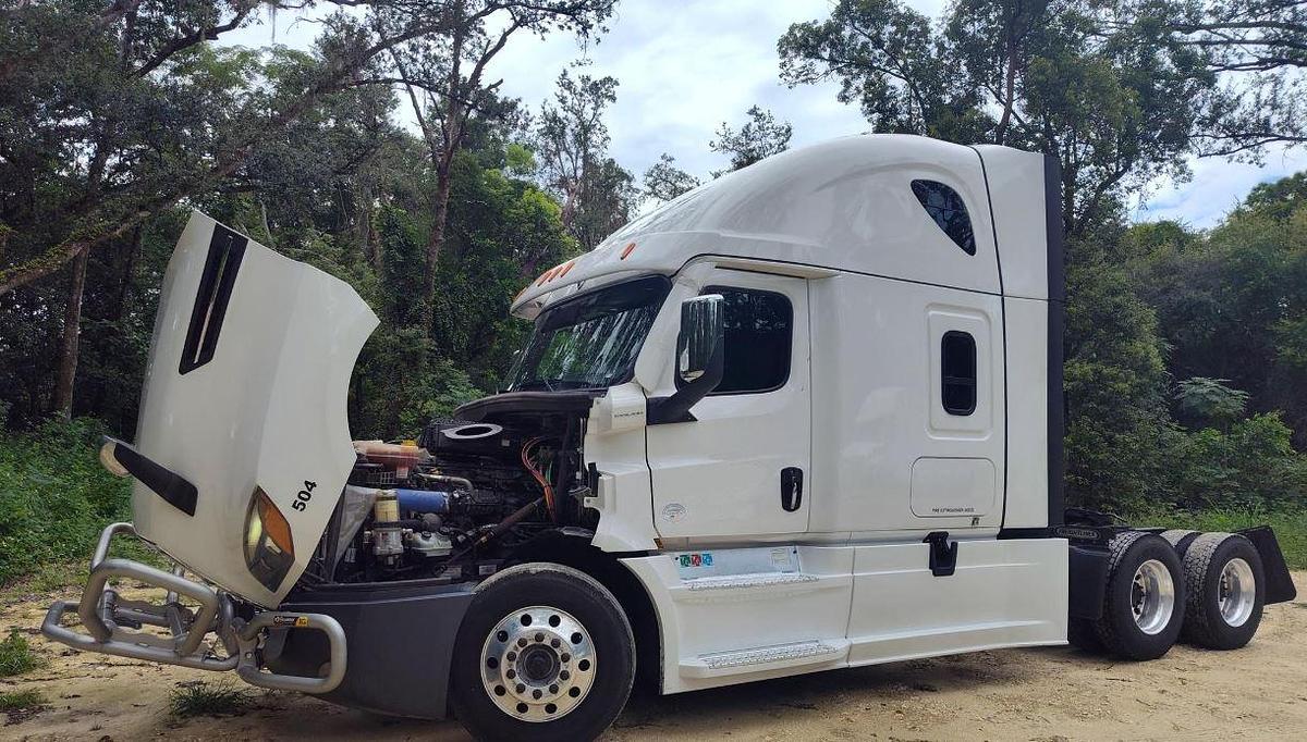 Used 2022 FREIGHTLINER CASCADIA 126