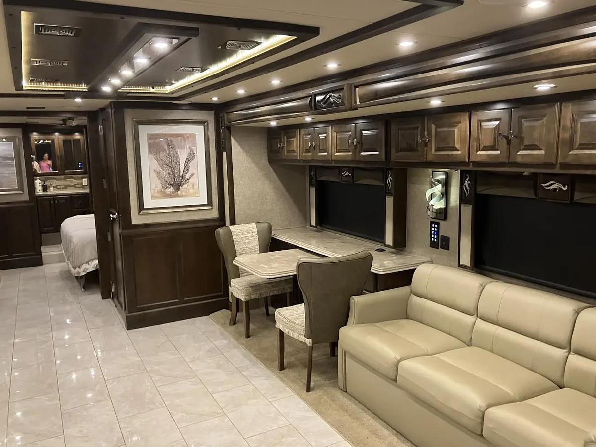 Used 2019 Tiffin Phaeton 37bh