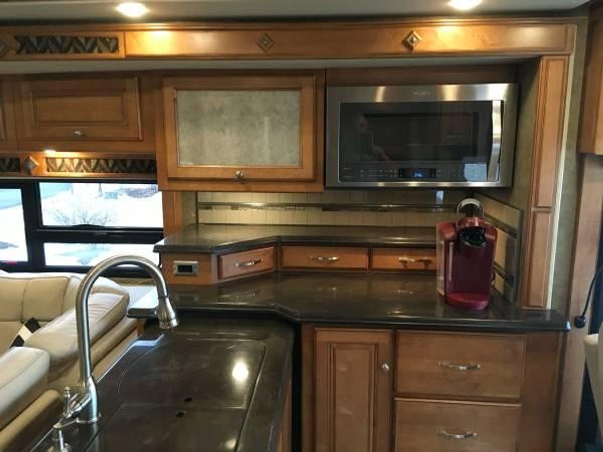 Used 2016 Winnebago Journey 40R Diesel Pusher