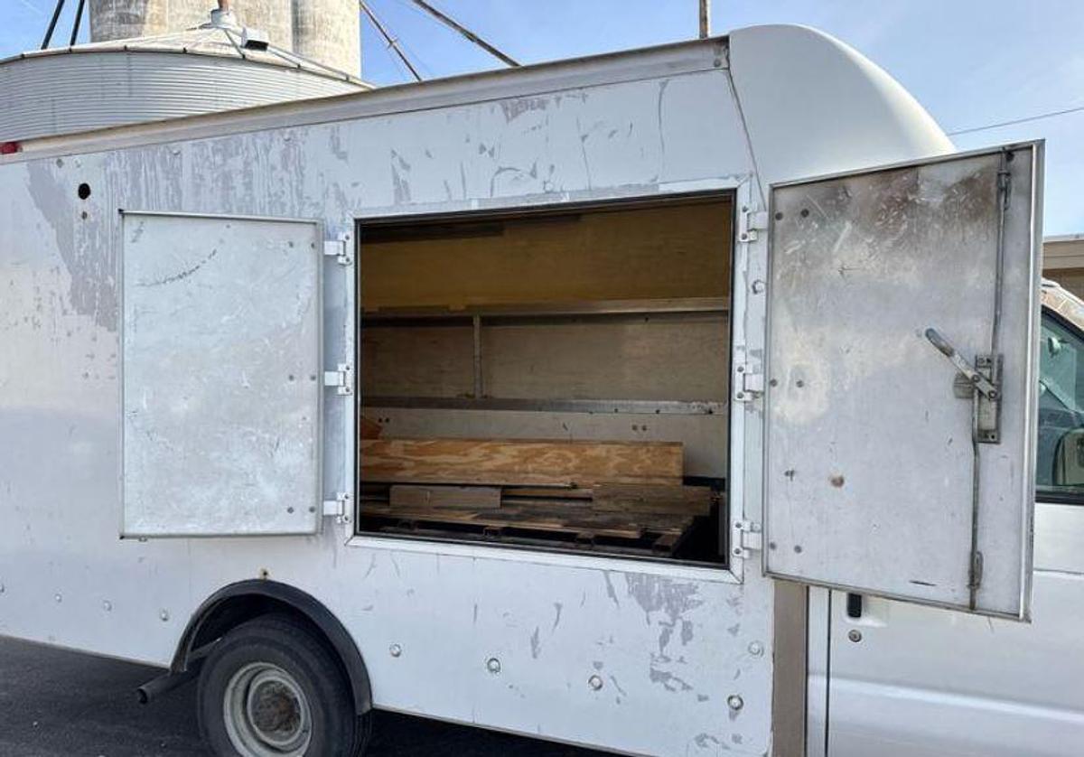 Used 2012 Ford E350 Super Duty Box Truck