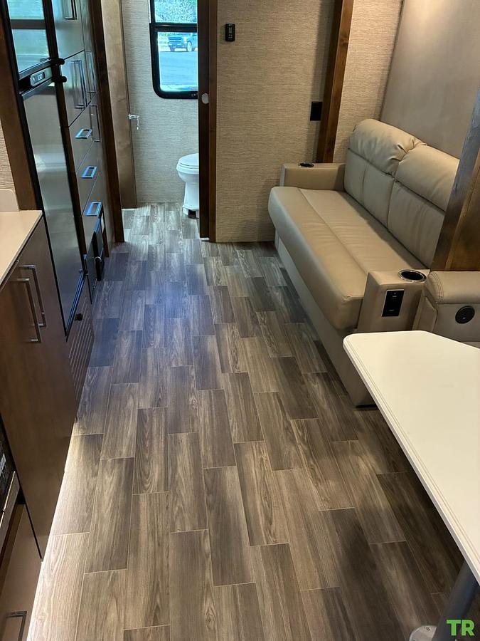 Used 2020 Tiffin Wayfarer RW Class C Motorhome