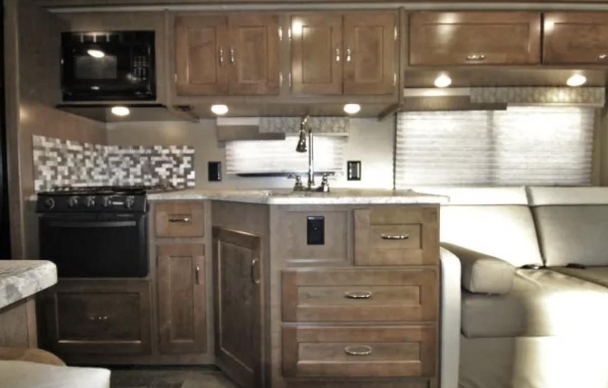 Used 2019 Winnebago Intent 29L Class A Motorhome