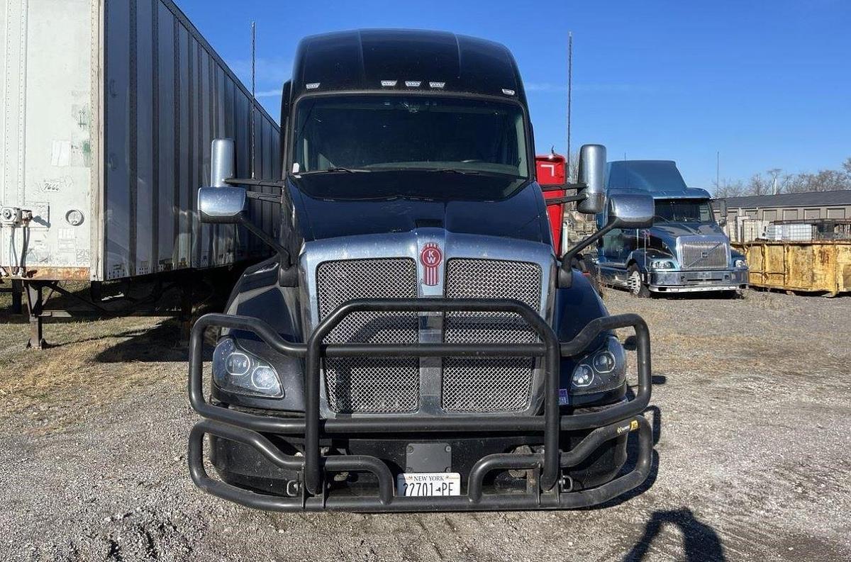Used 2009 Mack Granite GU813 Grapple Truck