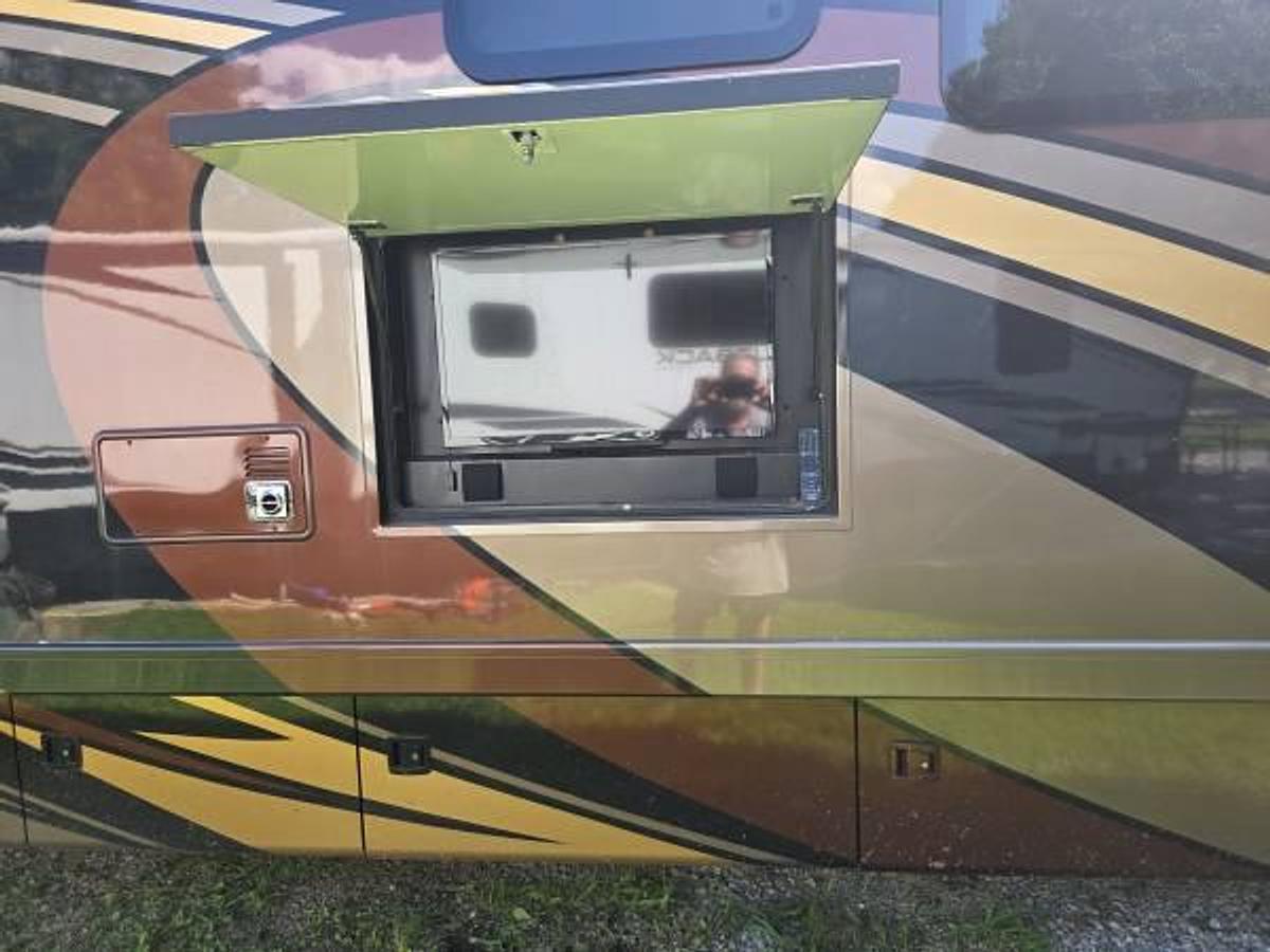Used 2016 Thor Tuscany Xte M-40ax