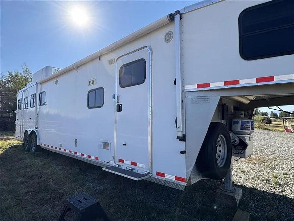 Used 2006 Kiefer Built Evolution 4 Horse