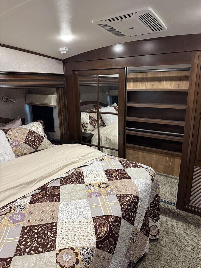 Used 2017 Jayco Pinnacle 36KPTS