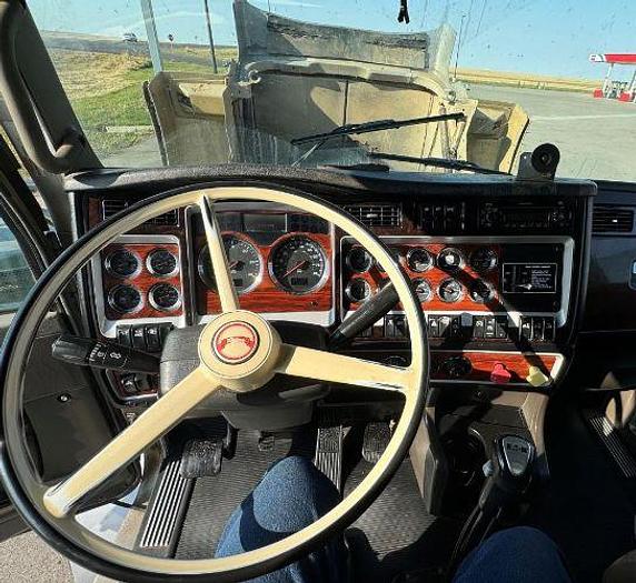 Used 2012 KENWORTH T800