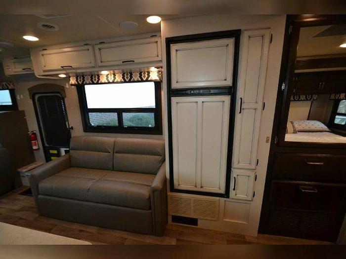 Used 2020 Jayco Greyhawk 27U