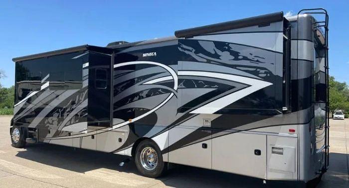 Used 2021 Jayco Seneca 37K