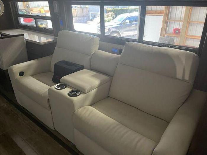 Used 2021 Newmar Dutchstar 4081