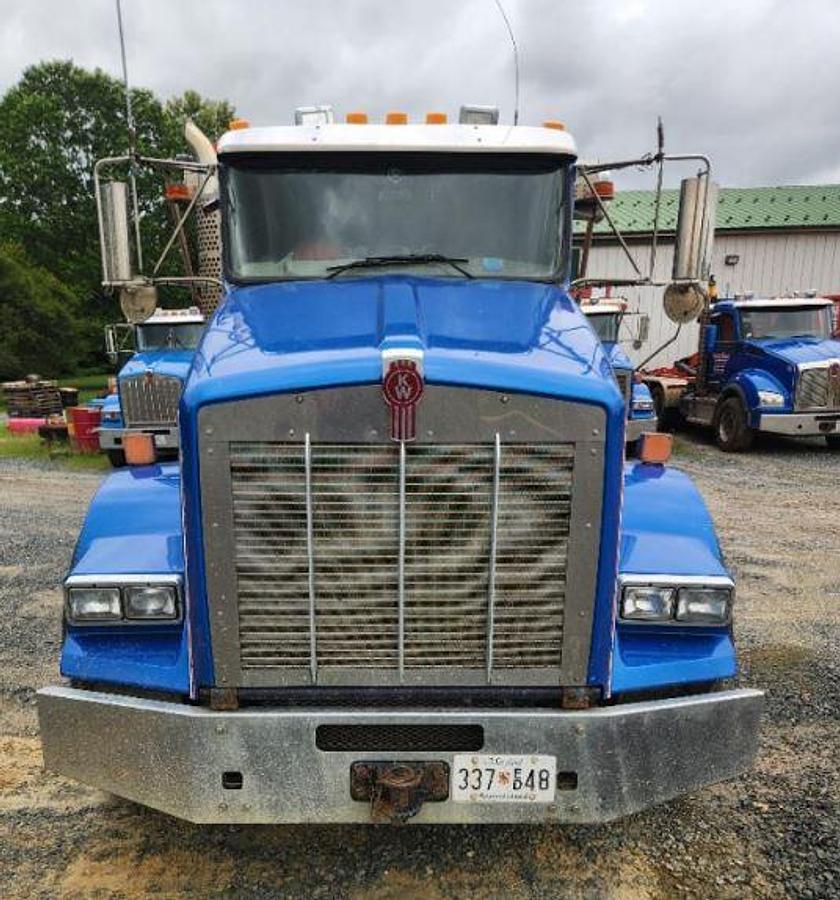 Used 2015 Kenworth T800 Hook Lift Truck