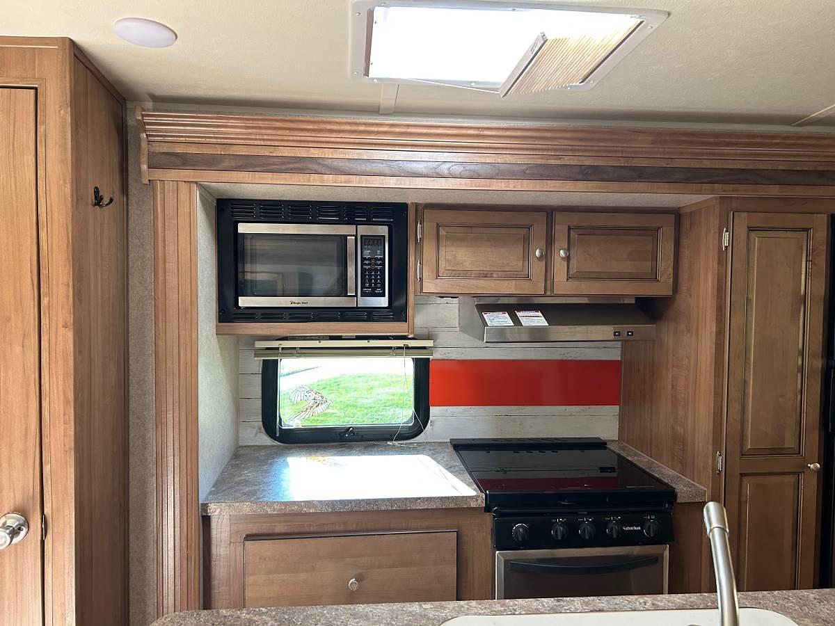 Used 2016 Forest River Rockwood Woo 23IKSS Travel Trailer