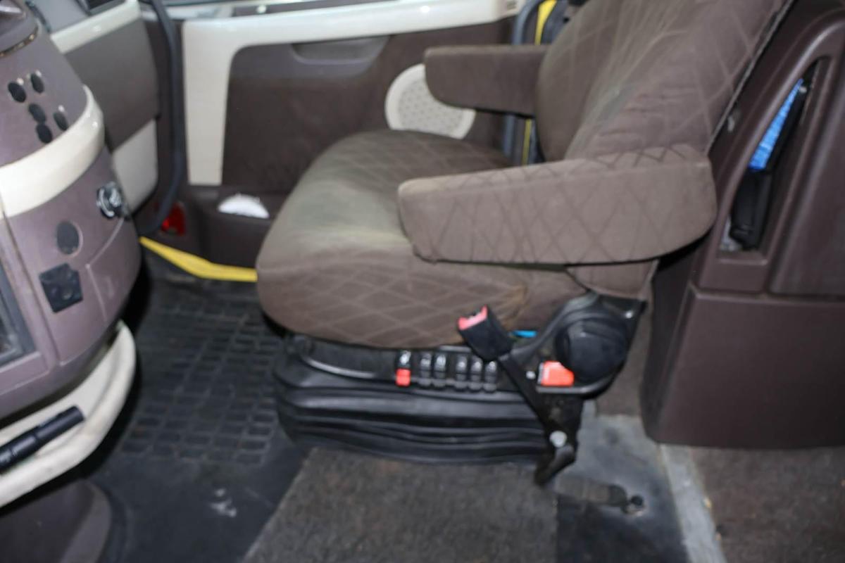 Used 2014 Western Star 4900 Conventional Sleeper Semi