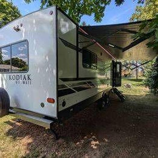 Used 2021 Dutchmen Kodiak Ultimate 2921FKDS
