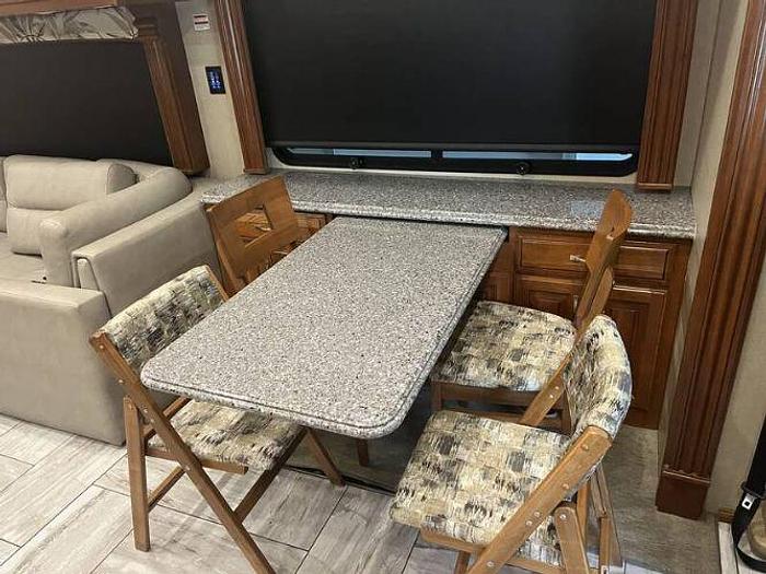 Used 2017 Fleetwood Discovery LXE 40X