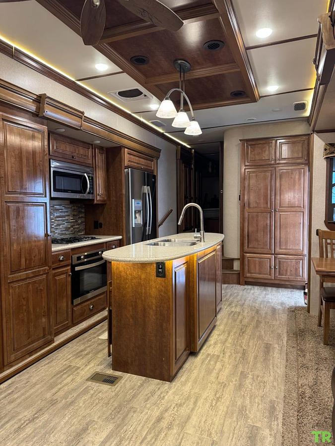 Used 2017 CrossRoads Redwood 382RL