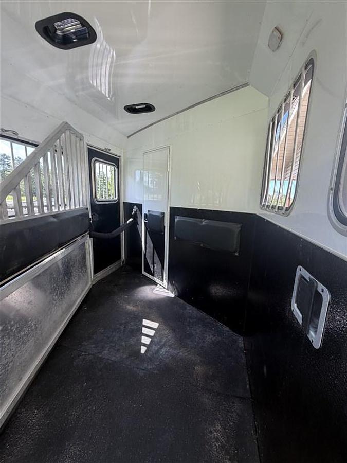 Used 2023 Bison Sv7208 2 Horse