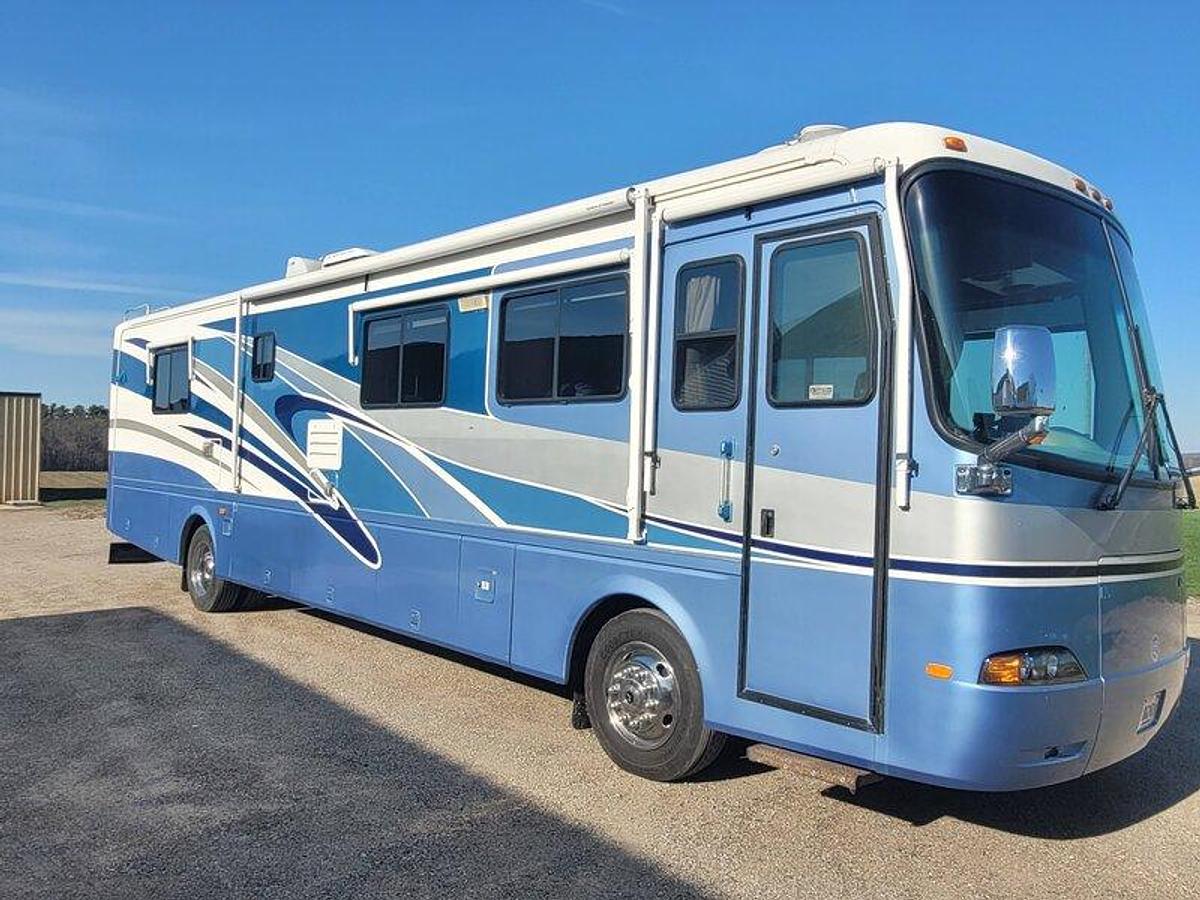 Used 2002 Holiday Rambler Endeavor