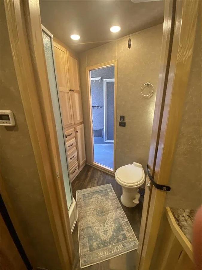 Used 2022 Lakota Charger Edition Stockback 6 Horse Trailer with Living Quarters