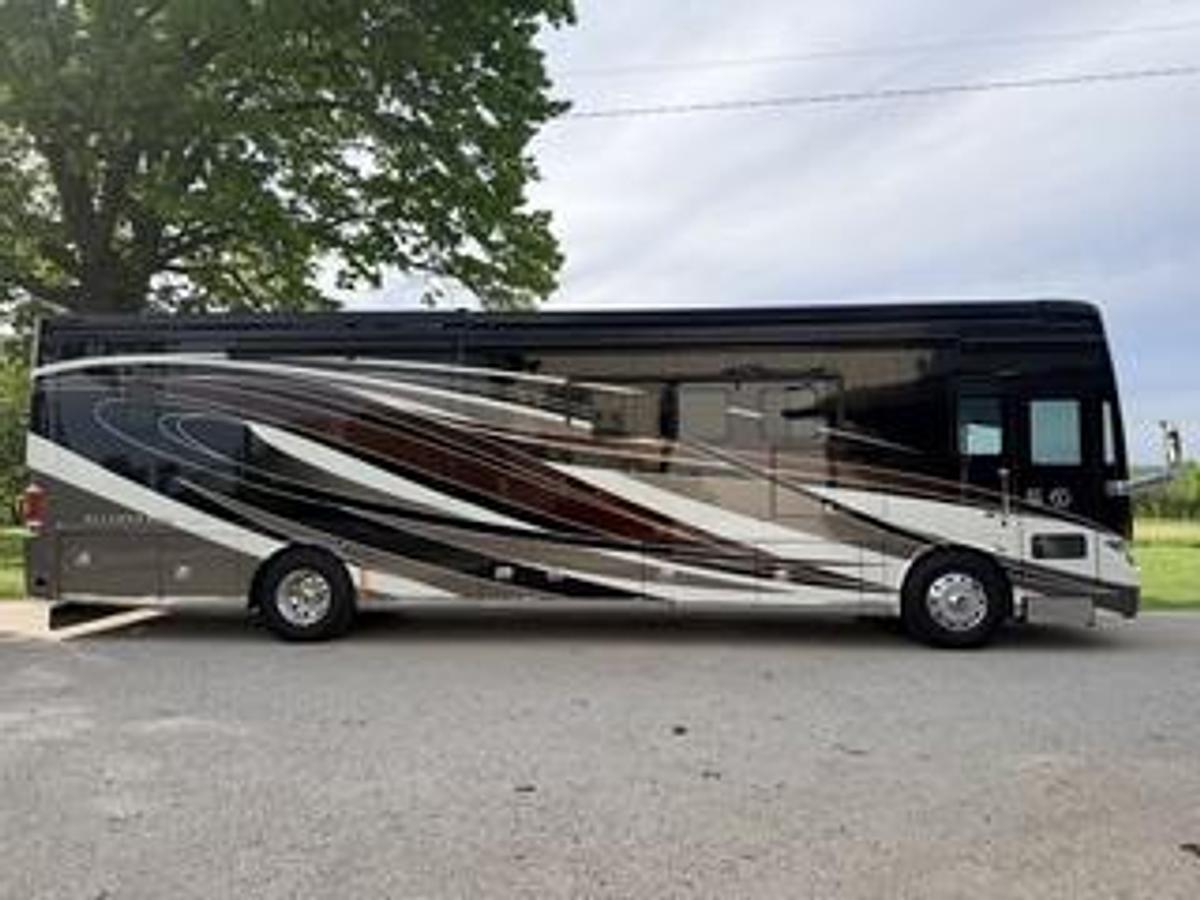 Used 2017 Tiffin Motorhomes Allegro Bus 40SP