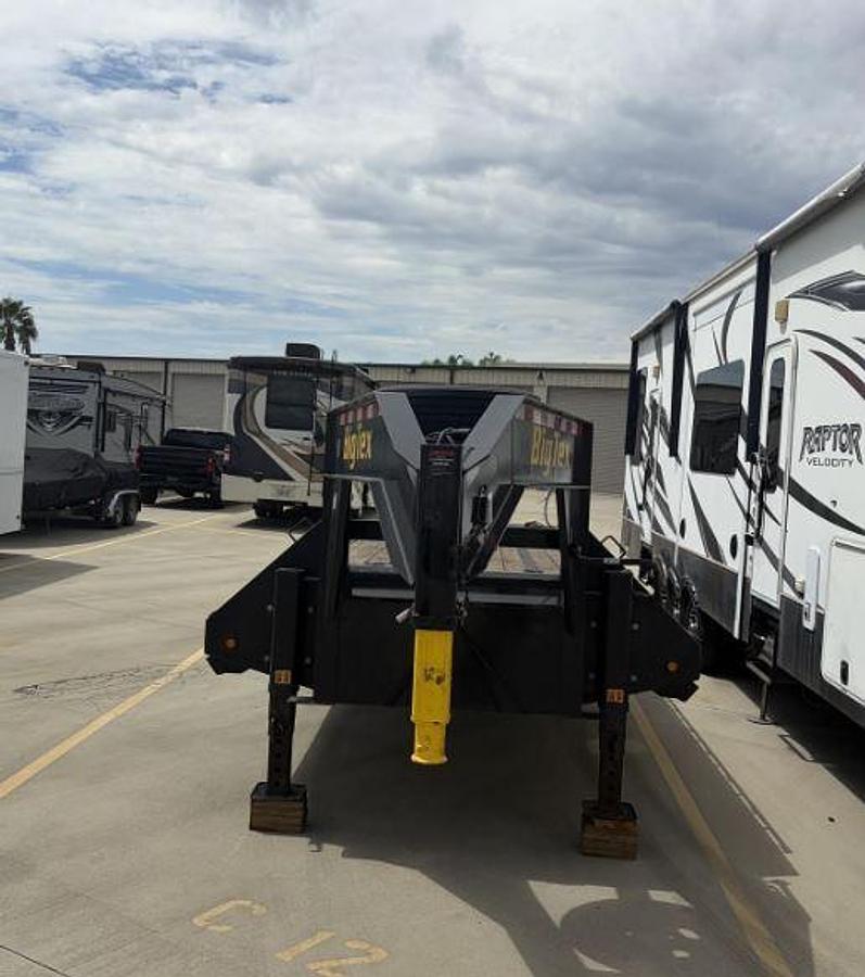Used 2025 Big Tex 25GN Gooseneck Trailer