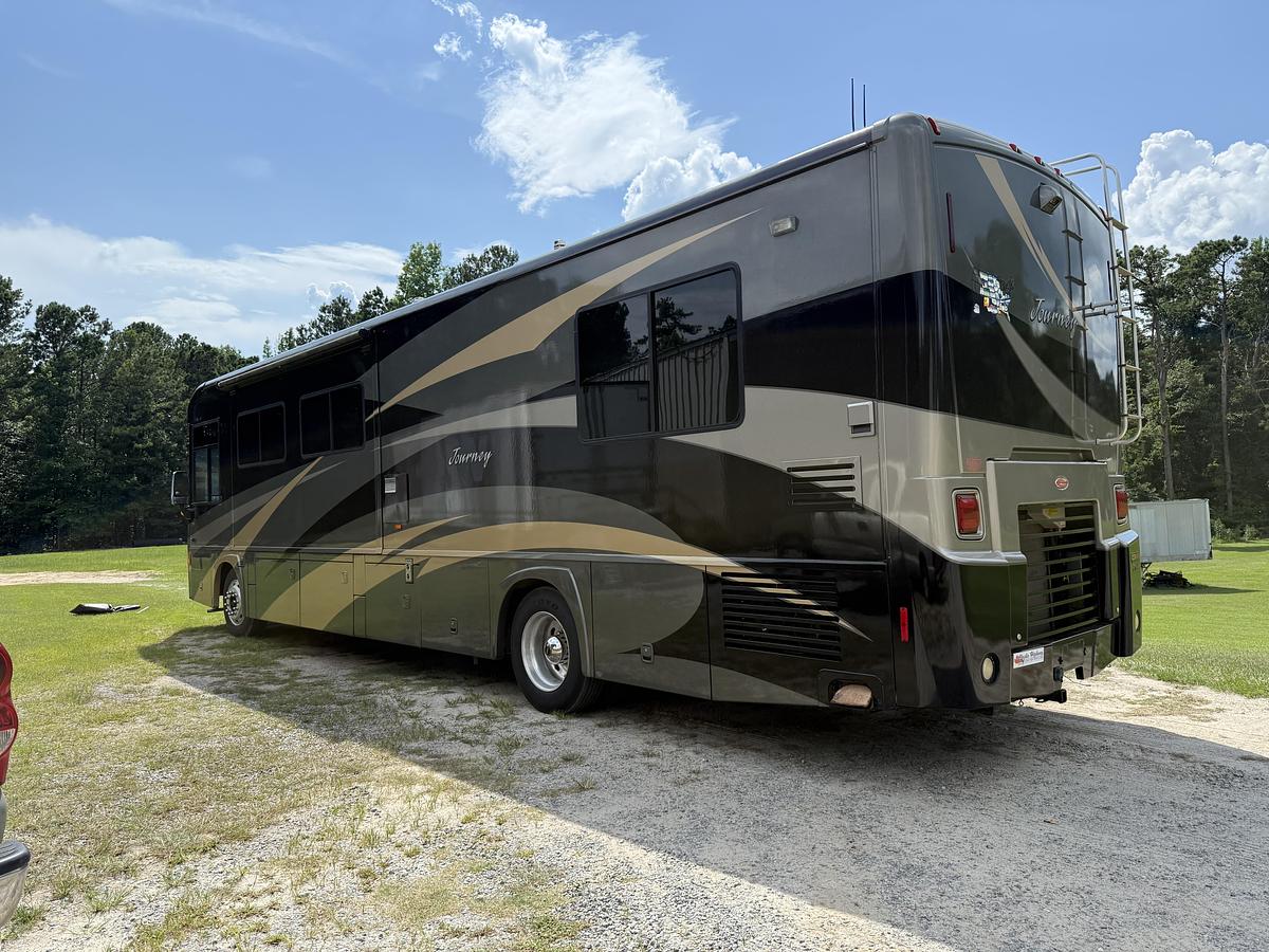 Used 2009 Winnebago Journey 39Z