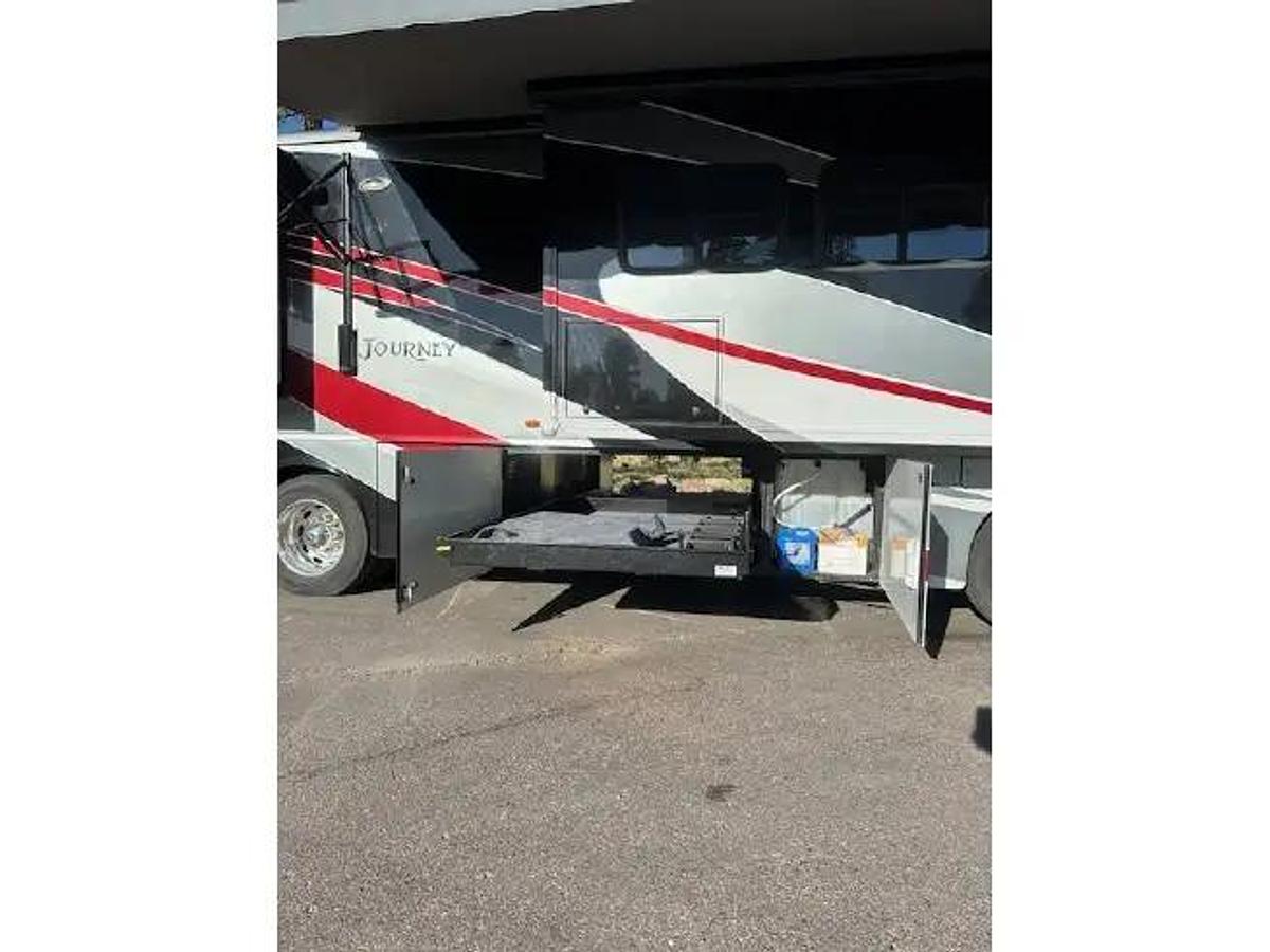 Used 2014 Winnebago Journey 34B Class A Motorhome