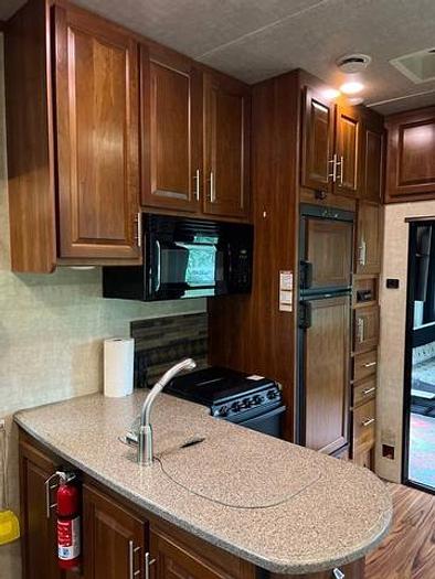 Used 2015 Keystone Fuzion 310