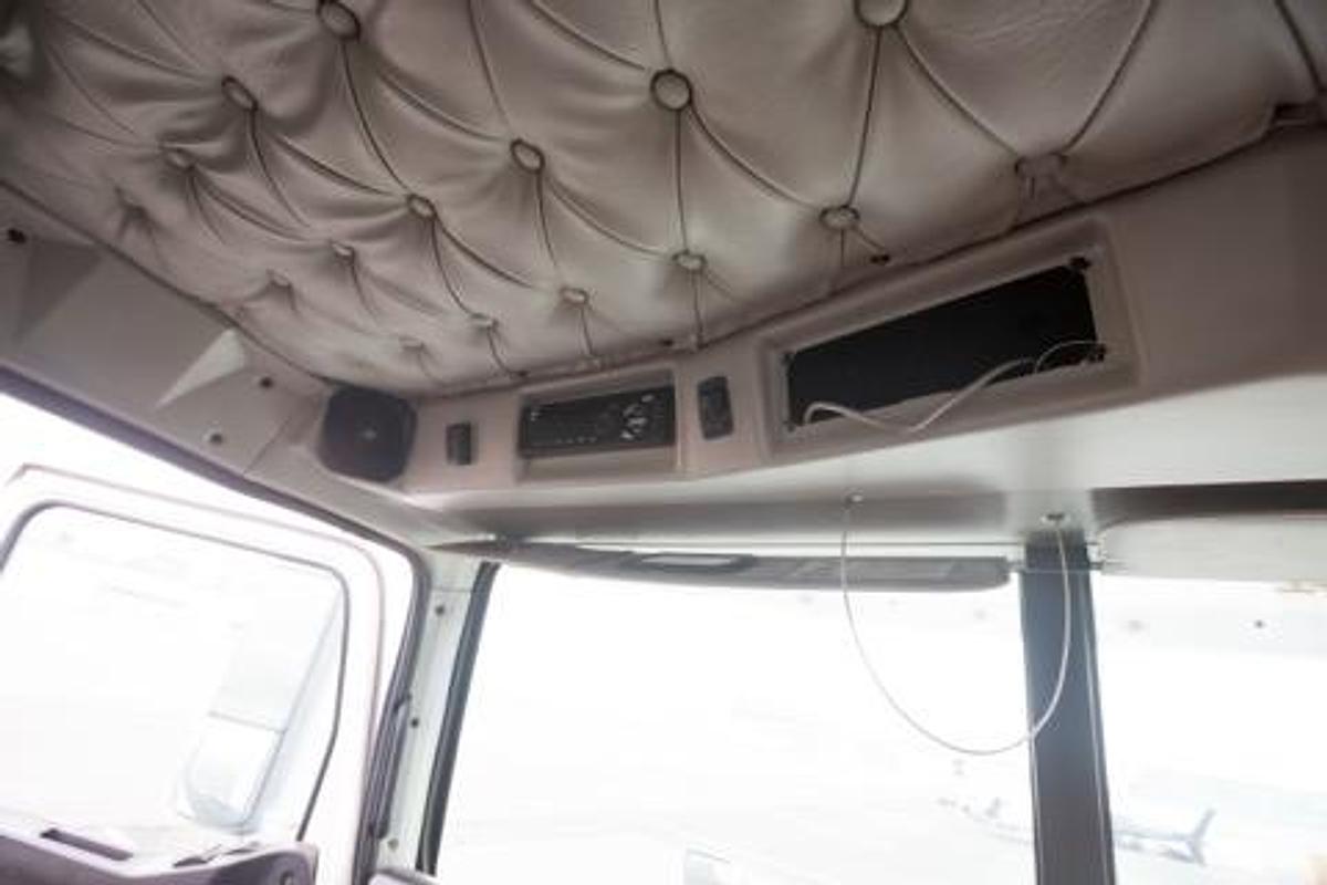 Used 2018 Western Star Sleeper Semi Truck