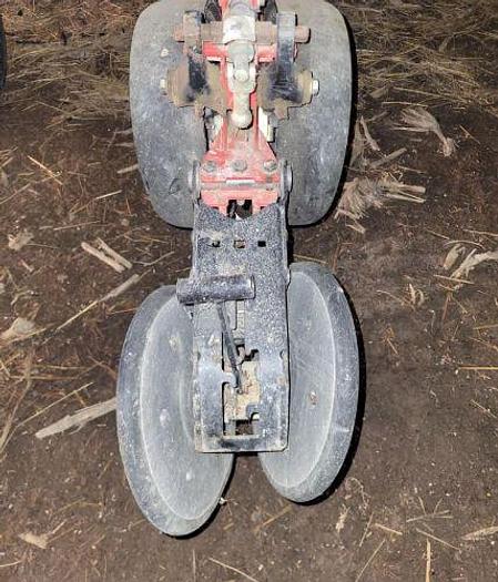 Used 2012 WHITE 8524