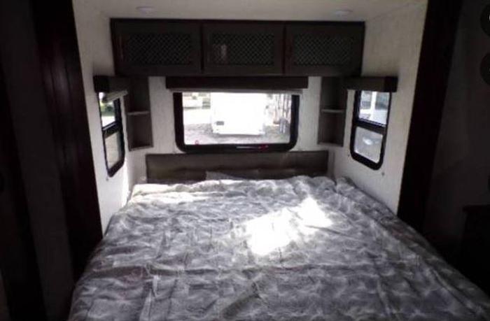 Used 2022 Grand Design Momentum 29G