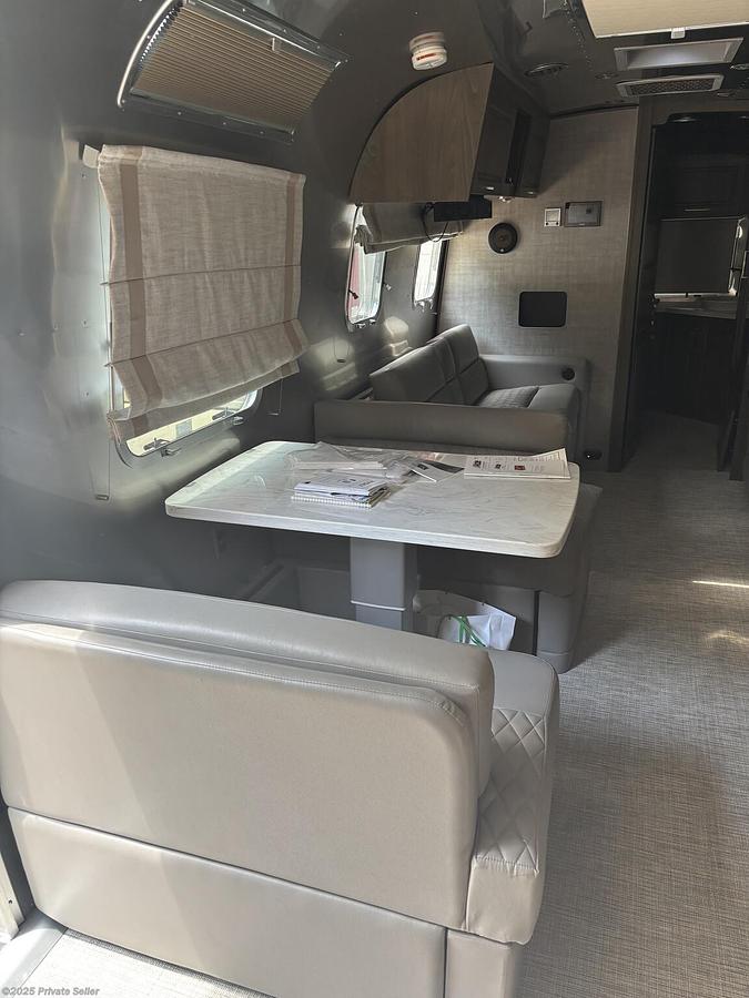 Used 2023 Airstream Classic 33