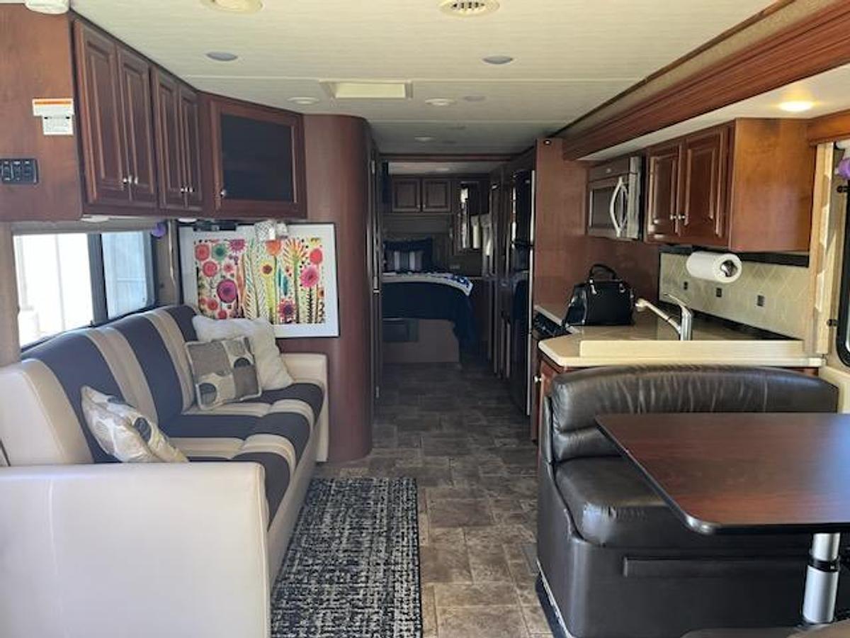 Used 2014 Thor Motor Coach Palazzo 33.3  Class A Motorhome